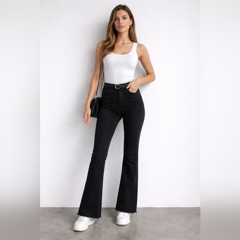Hidden High Rise Flare Jeans  26